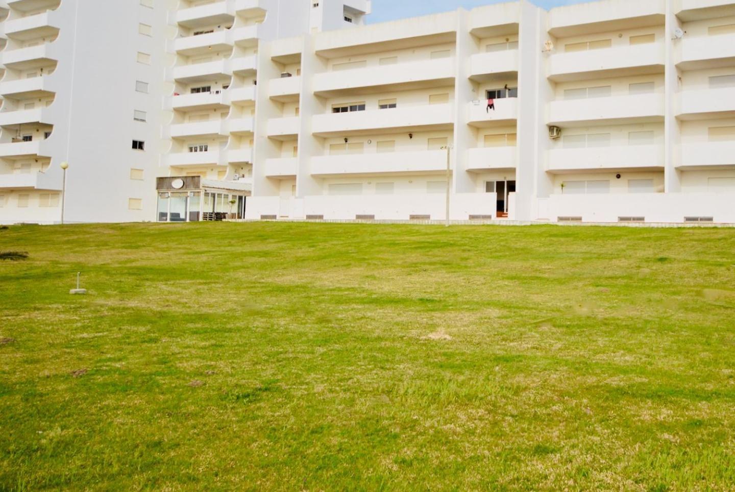 Apartamento Luciana - Beachside, Balcony, Sunset View Ferrel  Exteriör bild