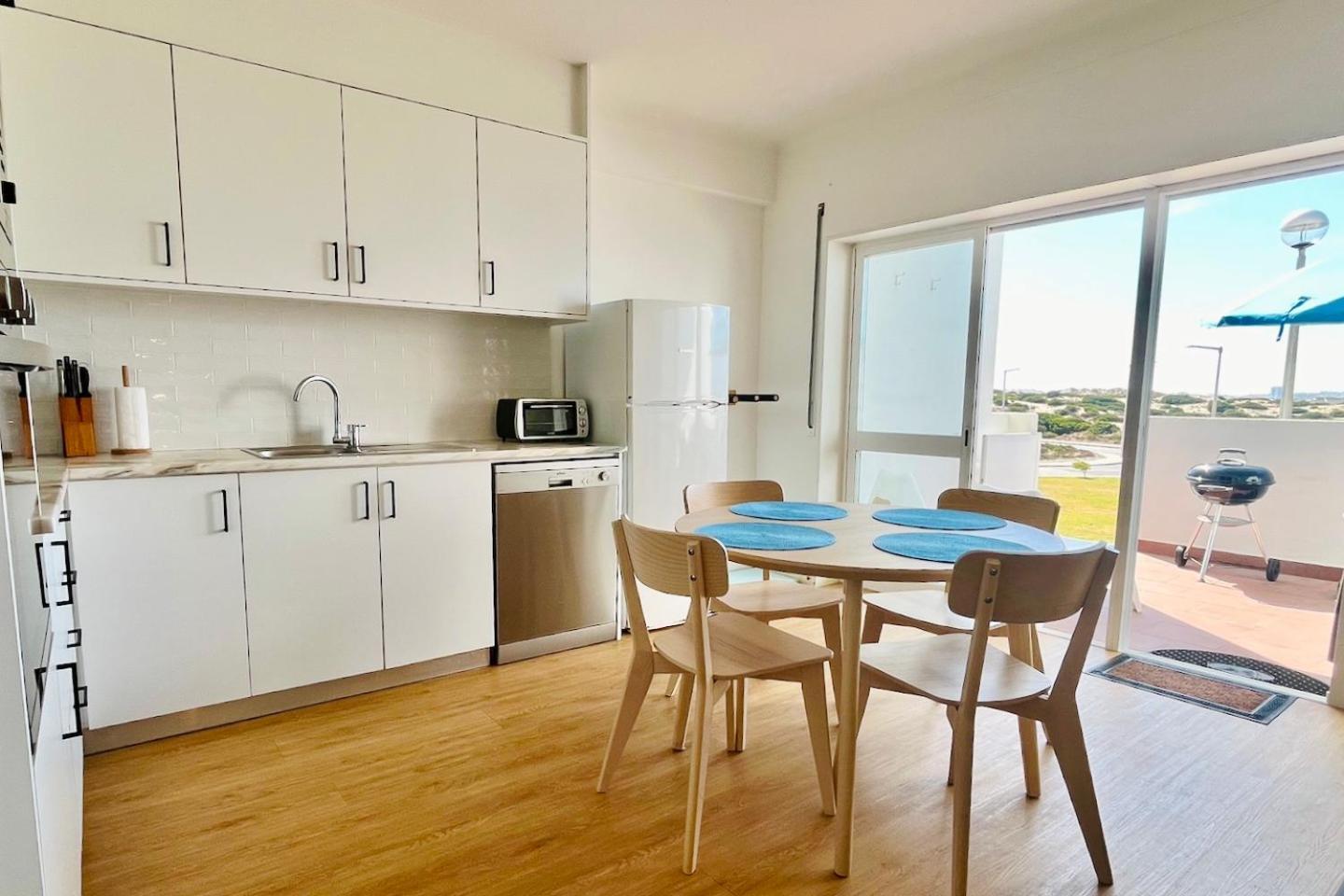 Apartamento Luciana - Beachside, Balcony, Sunset View Ferrel  Exteriör bild