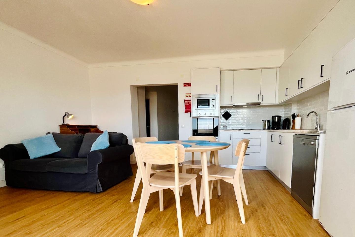 Apartamento Luciana - Beachside, Balcony, Sunset View Ferrel  Exteriör bild